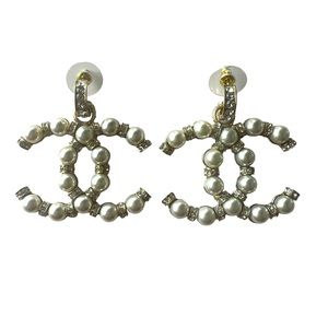 🖤SOLD🖤 Chanel Pearl CC Earrings